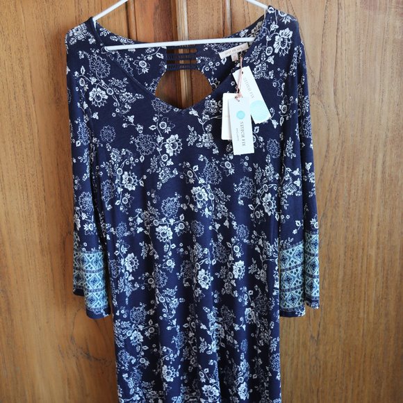 Blue patterned tunic blouse w/contrasting pattern - Picture 2 of 9